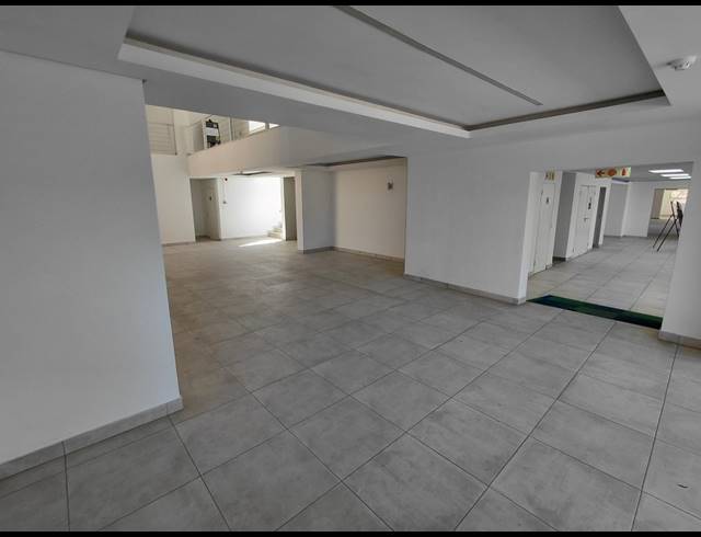 1,011M² OFFICE TO LET IN HALFWAY GARDENS